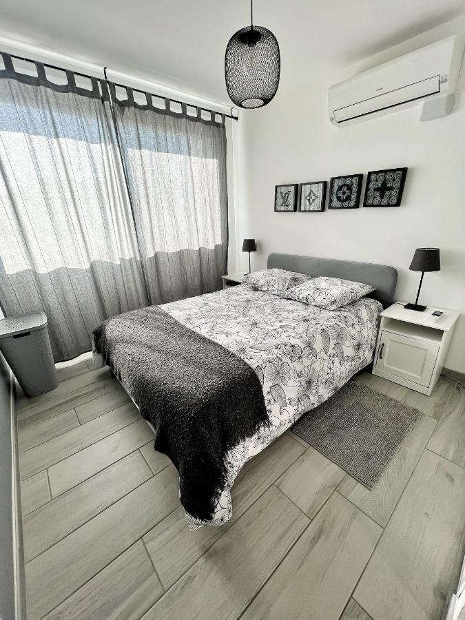 Les Appartements Du Carnot - Terrasses Et Jardins La Rochelle  Bagian luar foto